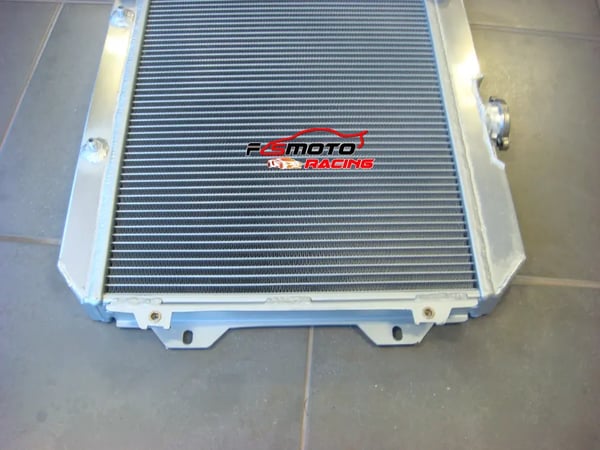Radiator, Aluminium, Kerne Størrelse 520mm x 370mm, Samlet Størrelse 600mm x 480mm, Indløb/Udløb 32mm, Rækkeantal 2