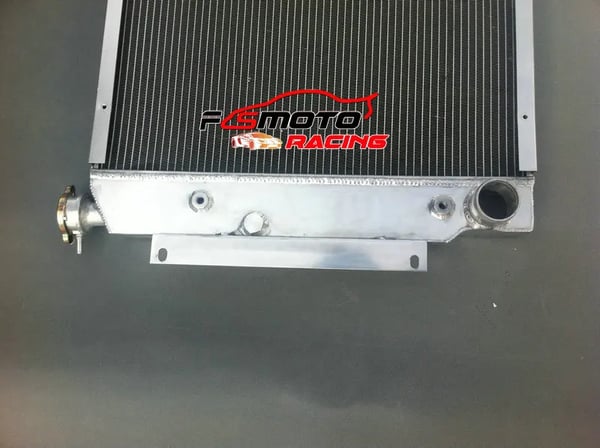 Aluminium Radiator, Kerne Størrelse 558mm x 548mm x 56mm, Kompatibilitet til International Scout II & Pickup V8, Forbedret Kølekapacitet 30%