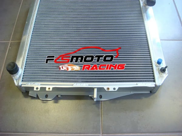 Radiator, aluminiumkonstruktion, integreret olie køler, kerne 528mm x 427mm x 50mm, samlet 570mm x 540mm x 60mm