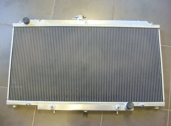 Radiator, 3 Rækker, 905 x 450 x 52 mm, Kompatibilitet: Nissan GU Patrol Y61, Samlet Størrelse: 925 x 545 x 65 mm, Indgang/Udgang: 34/34 mm