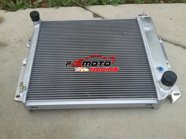 Aluminium Radiator, Kerne Størrelse: 17-1/2" H x 18-1/4" B x 2-1/4" D, Samlet Størrelse: 18" H x 26" B, Øverste Indgang: 1-1/2"
