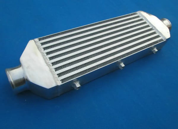 Intercooler, 400mm x 155mm x 60mm, Indløbsdiameter 59mm, Hele i aluminium, Universel kompatibilitet, Bar & Plate design