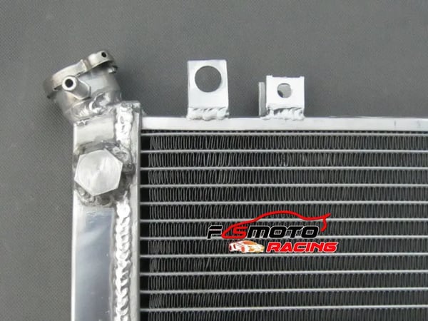 Radiator, Aluminium Material, 36 x 24 x 4 Tommer Dimensioner, Kompatibilitet med Brute Force 650/750, Direkte Bolt-On Installation, Høj Køleydelse