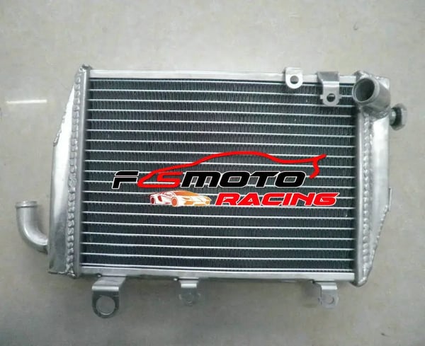 Aluminiumkøler, præcisionspasform til Honda SP1 RC51, overlegen holdbarhed, effektiv motorafkøling.