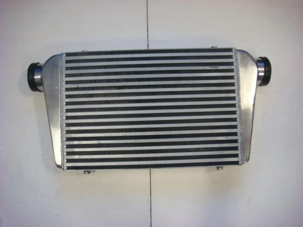 Intercooler, Legeret Aluminium, Samlede Dimensioner 605 x 110 x 52 mm, Kerne Størrelse 450 x 300 x 75 mm, Kompatibilitet Frontmonterede Applikationer
