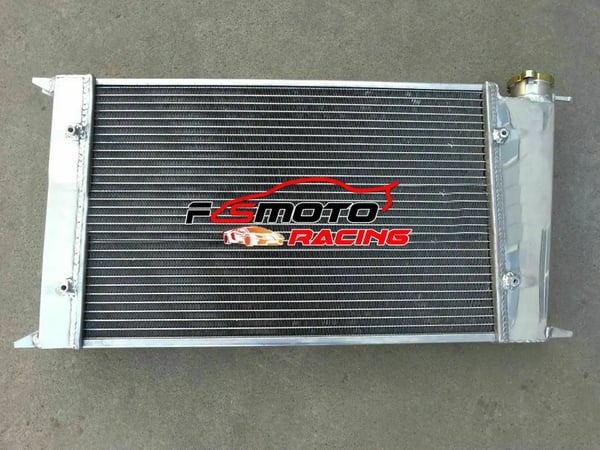 Aluminiumkøler, kerne størrelse 480 mm x 320 mm x 40 mm, samlet størrelse 645 mm x 337 mm, indløbs/udløbs størrelse 32/32 mm, 2 rækker