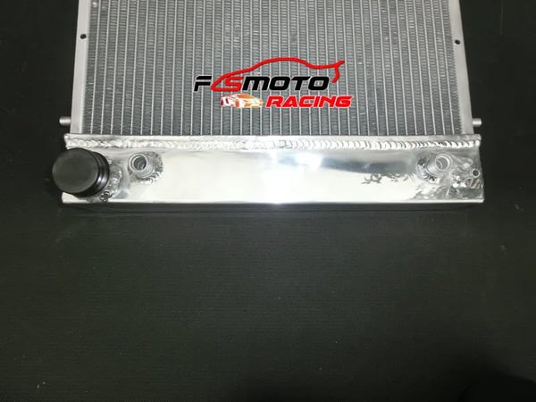 56mm Aluminium Radiator, Forbedret Køleeffektivitet, Holdbar Aluminiumskonstruktion, Præcis Pasform til Land Rover