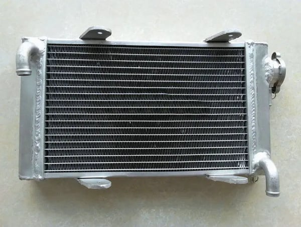 50MM Racing Aluminium Radiator, Skræddersyet til Go Karts, Letvægtsdesign, Optimal Køleydelse
