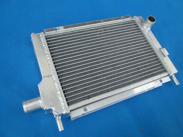Aluminiumkøler, 300mm x 218mm x 40mm, 2 Rækker, Kompatibilitet: MINI COOPER S MPI 1275/1.3L, Manuel Transmission, Højkvalitetsmateriale