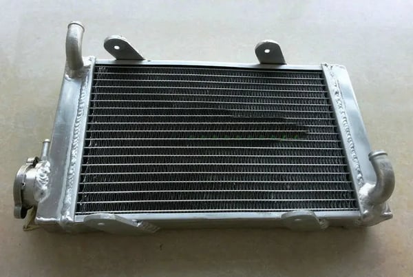 50MM Racing Aluminium Radiator, Skræddersyet til Go Karts, Letvægtsdesign, Optimal Køleydelse
