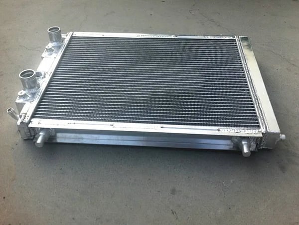 Radiator, Aluminium, Kompatibel med Lancia Delta HF Integrale 8V/16V/EVO 2.0 Turbo 1987-1995, Forbedret køleeffektivitet, Direkte erstatning