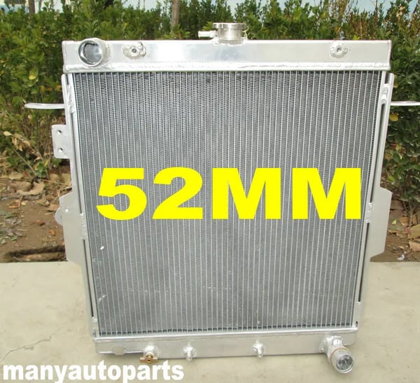 Radiator, legeringsmateriale, passer til store SUV-modeller HZJ70/HZJ73/HZJ75/HZJ77, forbedret køleeffektivitet, letvægtsdesign, holdbar konstruktion