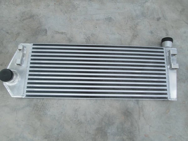 Intercooler, Legeret aluminium, Forbedret køleeffektivitet, Renault Megane II kompatibilitet, Frontmonteret design, Holdbar konstruktion