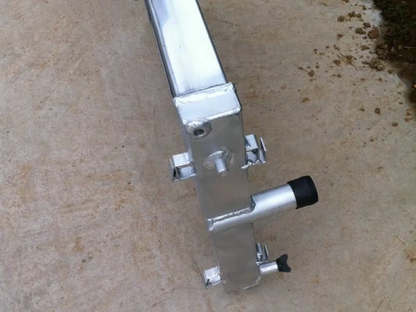 Aluminiumkøler, Dimensioner: 785mm x 445mm x 65mm, Indgang/Udgang: 35mm, 2 Række Design, Kompatibilitet: Til Commodore VZ LS1 LS2 SS V8 (2004-2006)