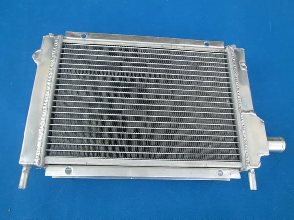 Aluminiumkøler, 300mm x 218mm x 40mm, 2 Rækker, Kompatibilitet: MINI COOPER S MPI 1275/1.3L, Manuel Transmission, Højkvalitetsmateriale