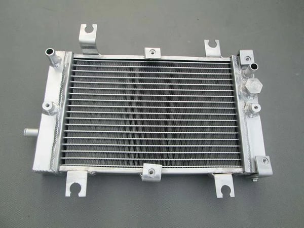 Aluminium Radiator, Holdbar Konstruktion, Forbedret Køleydelse,Sølv