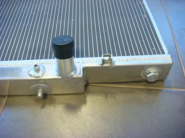Radiator, 3 Rækker, 905 x 450 x 52 mm, Kompatibilitet: Nissan GU Patrol Y61, Samlet Størrelse: 925 x 545 x 65 mm, Indgang/Udgang: 34/34 mm