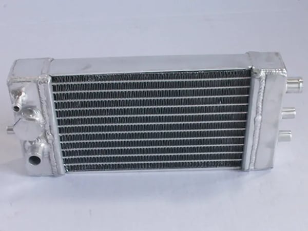 Aluminiumkøler, Passer til 2000-2005 Derbi Senda 50 cc, Modelnummer DRD 50 cc MY06 2000-2013, Letvægtsdesign, Forbedret varmeafledning