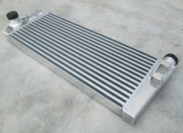 Intercooler, Legeret aluminium, Forbedret køleeffektivitet, Renault Megane II kompatibilitet, Frontmonteret design, Holdbar konstruktion