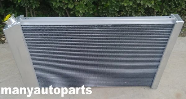 Radiator og Ventilator Sæt til Chevy GMC Truck, Aluminium Konstruktion, Optimal Køleydelse, Nem Installation