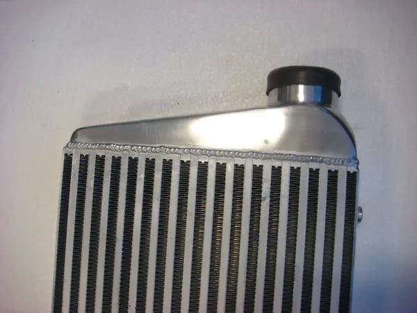 Intercooler, Legeret Aluminium, Samlede Dimensioner 605 x 110 x 52 mm, Kerne Størrelse 450 x 300 x 75 mm, Kompatibilitet Frontmonterede Applikationer