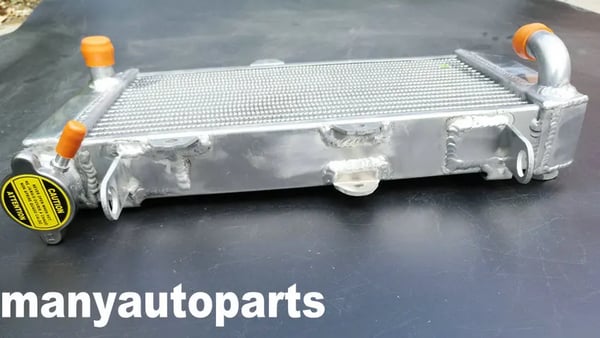 Aluminiumkøler, kraftig konstruktion, øget kølekapacitet, perfekt pasform til Yamaha YFZ450R og YFZ450X.
