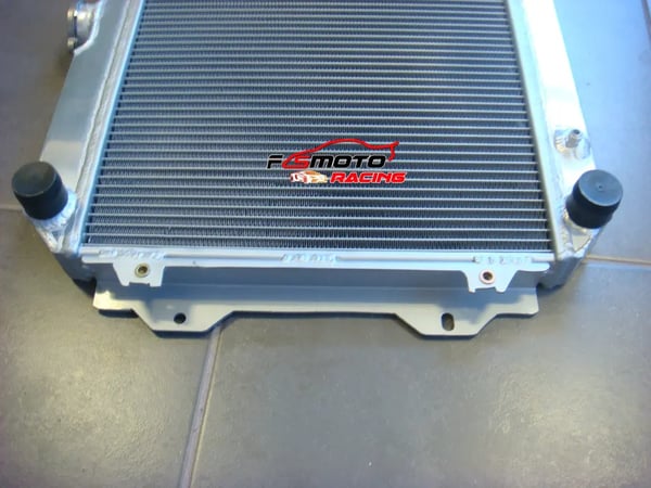 Radiator, Aluminium, Kerne Størrelse 520mm x 370mm, Samlet Størrelse 600mm x 480mm, Indløb/Udløb 32mm, Rækkeantal 2