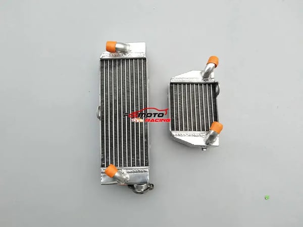 Radiator, Aluminium Material, Optimerad Kylprestanda, Precisionstillpassning för KTM-modeller, Lättviktskonstruktion, Förbättrad Hållbarhet