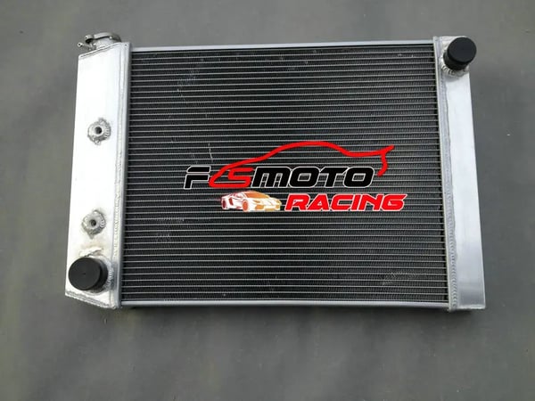 Aluminiumradiator, 3 rækker konfiguration, kerne størrelse 495x425x52mm, indløb/udløb 45/38mm