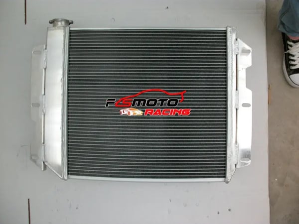 Aluminium Radiator, Kerne Størrelse: 17-1/2" H x 18-1/4" B x 2-1/4" D, Samlet Størrelse: 18" H x 26" B, Øverste Indgang: 1-1/2"