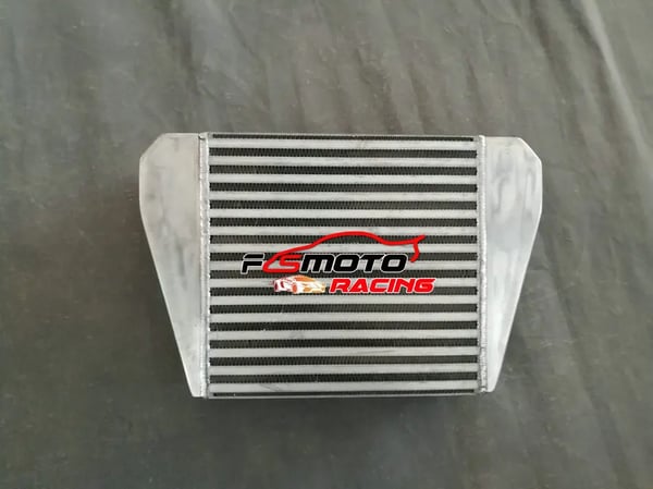 Intercooler, 80mm kerne størrelse, 320mm x 298mm x 80mm dimensioner, 468mm x 302mm x 119mm samlet størrelse, 70mm indløbs/udløbs størrelse
