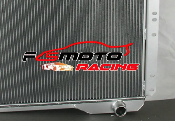 Radiator, Kerne Størrelse 490 mm x 430 mm, Samlet Størrelse 565 mm x 540 mm, Indløbsdiameter 38 mm, Udløbsdiameter 38 mm