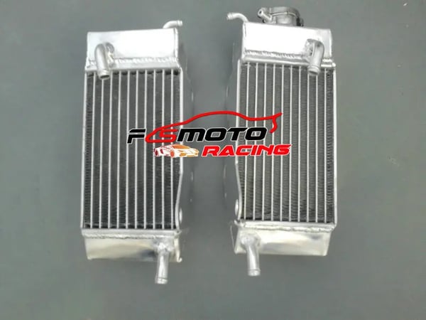 Radiator, Aluminium Material, Dimensioner 18x15x2 tommer, Kompatibel med Honda CR125 CR250 1983, Forbedret Køleeffektivitet, Direkte Montering