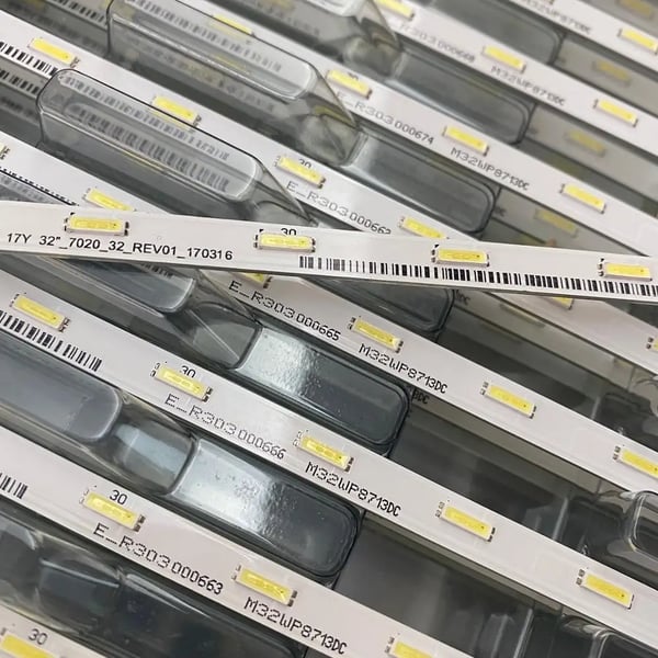 LED-taustavalonauha, yhteensopiva Sony KDL-32RE403:n ja KDL-32WE610:n kanssa.