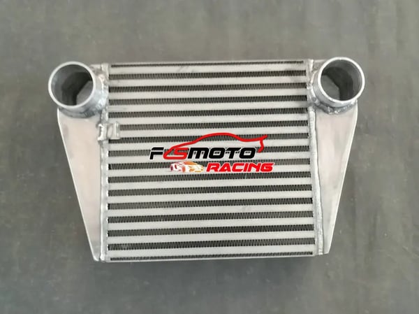 Intercooler, 80mm kerne størrelse, 320mm x 298mm x 80mm dimensioner, 468mm x 302mm x 119mm samlet størrelse, 70mm indløbs/udløbs størrelse