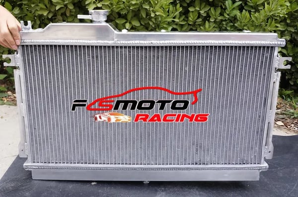 Radiator, Aluminium, Kerne Størrelse 638mm x 320mm x 52mm, Samlet Størrelse 660mm x 420mm x 60mm, Indgang/Udgang 32mm
