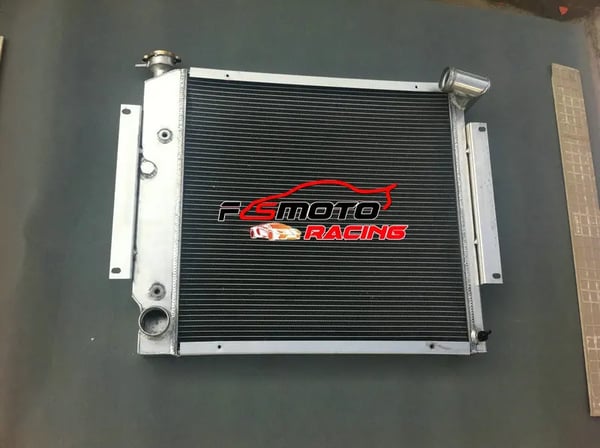 Aluminium Radiator, Kerne Størrelse 558mm x 548mm x 56mm, Kompatibilitet til International Scout II & Pickup V8, Forbedret Kølekapacitet 30%