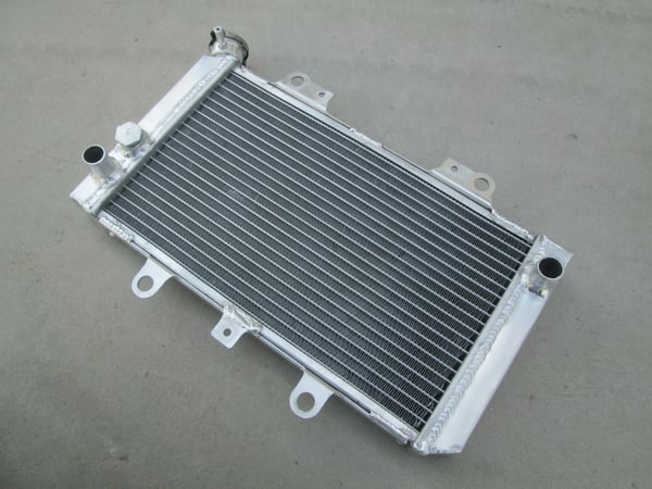 Køler, aluminium materiale, direkte pasform design, passer til YAMAHA QUAD GRIZZLY 2002-2008, forbedret køleydelse