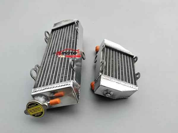 Radiator, Aluminium Material, Optimerad Kylprestanda, Precisionstillpassning för KTM-modeller, Lättviktskonstruktion, Förbättrad Hållbarhet