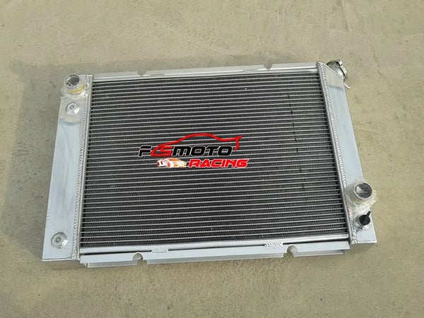 Aluminium Radiator, Kerne Dimensioner 19 3/4" x 14 1/4", Samlede Dimensioner 24" x 16 1/2", Øverste Indløb 1 5/16", Nederste Udløb 1 5/16"