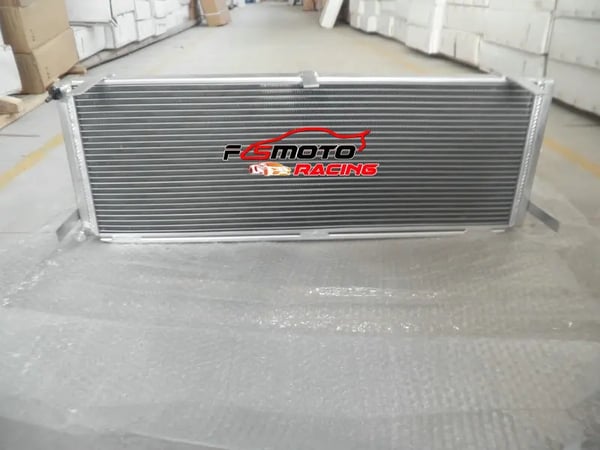Intercooler, aluminium materiale, 40mm kerne tykkelse, 1,5 tommer indløb, 1,5 tommer udløb, direkte bolt-on installation