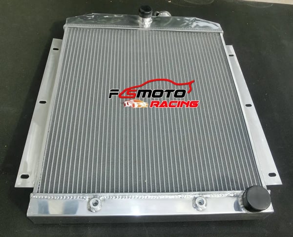 Radiator, Aluminium, Kerne Størrelse 19-3/8" x 20-3/4" x 2", Samlet Størrelse 22-1/2" x 25-1/2" x 4-1/2", Øverste Indløb 1-1/2", Nederste Udløb 1-3/4"
