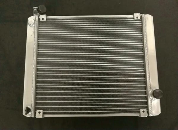 Alumiinijäähdytin, 62MM Paksuus, 3-Rivinen Muotoilu, Yhteensopivuus Triumph Stag 3.0L V8, Parannettu Jäähdytys Tehokkuus, Helppo Asennus