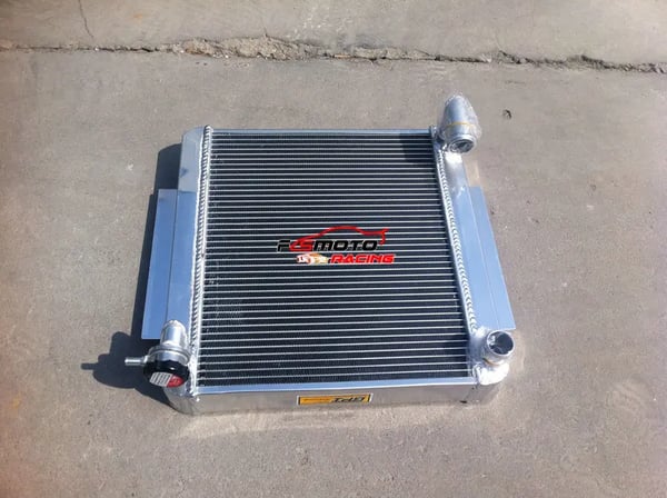 Radiator, Aluminium Materiale, Kerne Størrelse 340mm x 428mm x 56mm, Samlet Størrelse 435mm x 500mm x 150mm, Indløbs/Udløbs Størrelse 1.38 tommer