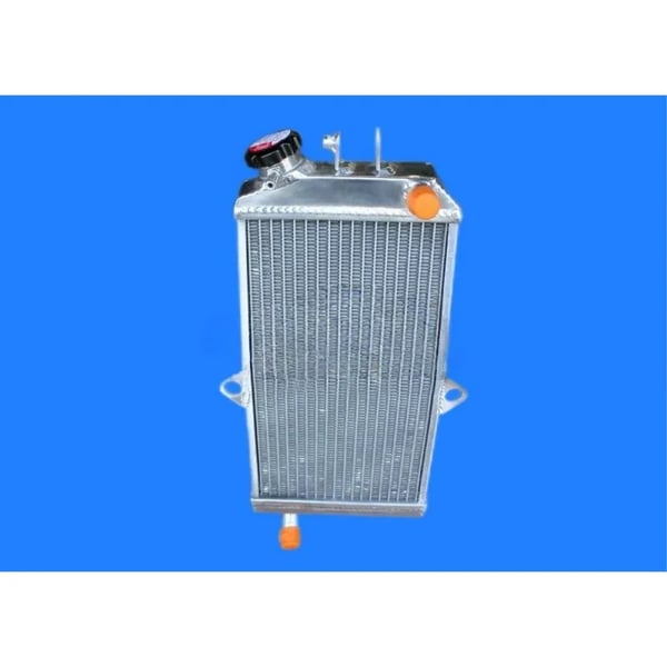 Radiator, Højkvalitets Aluminium, Øget Kølekapacitet 40%, Passer til Suzuki LT250R, Vakuum Svejset Konstruktion, TIG Svejsede Tanker