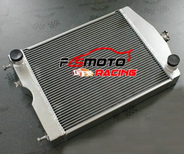 Aluminiumkøler til Ford traktorer, kompatibel med 305 V8 motor, effektiv køling, kompakt design.