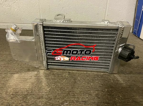 Aluminiumradiator, letvægts holdbart materiale, skræddersyet pasform, effektiv køling