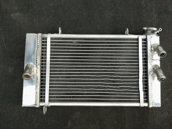 Aluminiumkøler, Forbedret Køleydelse, TIG-svejset Konstruktion, Kompatibilitet med Yamaha TZ250 3YL1 1991 og 4DP 1992-1995