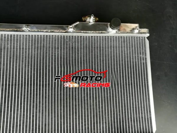 Radiator, Alt Aluminium, Kerne Størrelse 13 3/4" × 26 1/4", Samlet Størrelse 19" × 27", Til Kompakt SUV 2.0L L4 1997-2001, Kølekapacitet Øget 30%