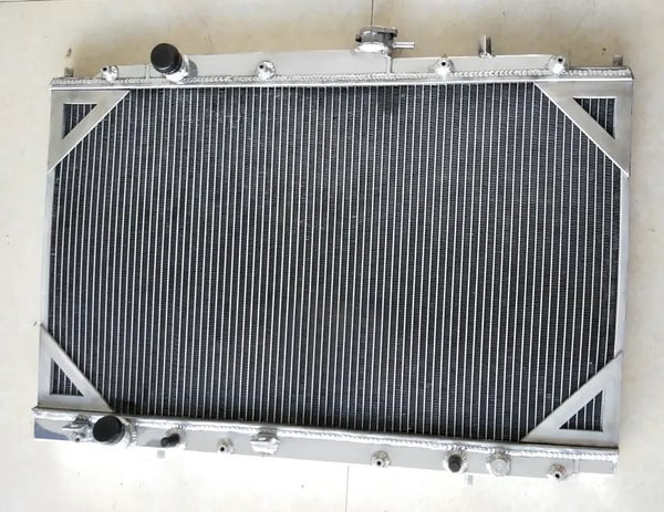 Radiator, Aluminiumkonstruktion, Passer til Minivan 1999-2004,hær grøn